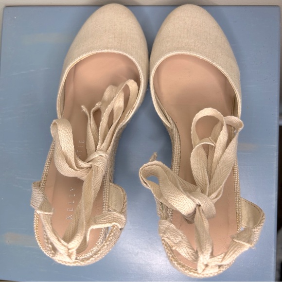 Kelly and Katie Hannah close toe espadrilles - Picture 7 of 8